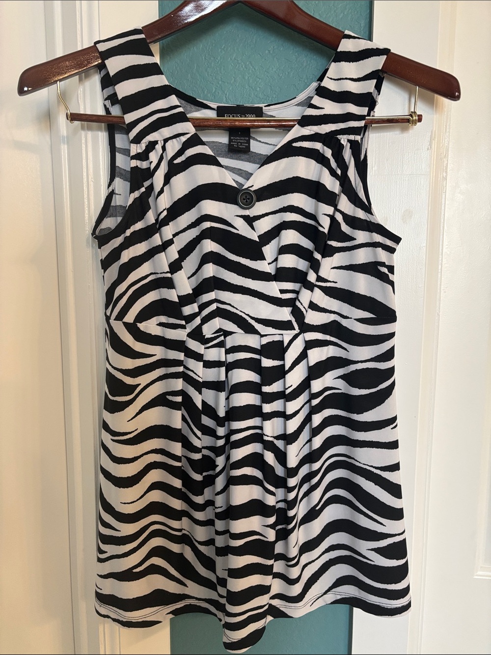Focus 2000 Black and White Zebra-Print Sleeveless Tank